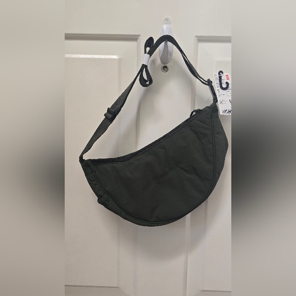 Uniqlo Round Dark Green Mini Nylon Bag Crescent W/ Inside And Side Pockets-NWT - Picture 3 of 12